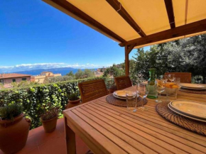 Casa con vista mare e giardino privato Giglio Porto